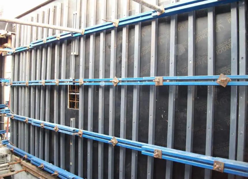 新型建筑模板支撐